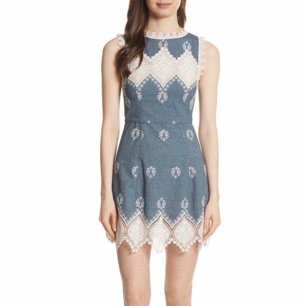 Nwt $440 Alice + Olivia Lindsey Embroidered Dress In Size 6!